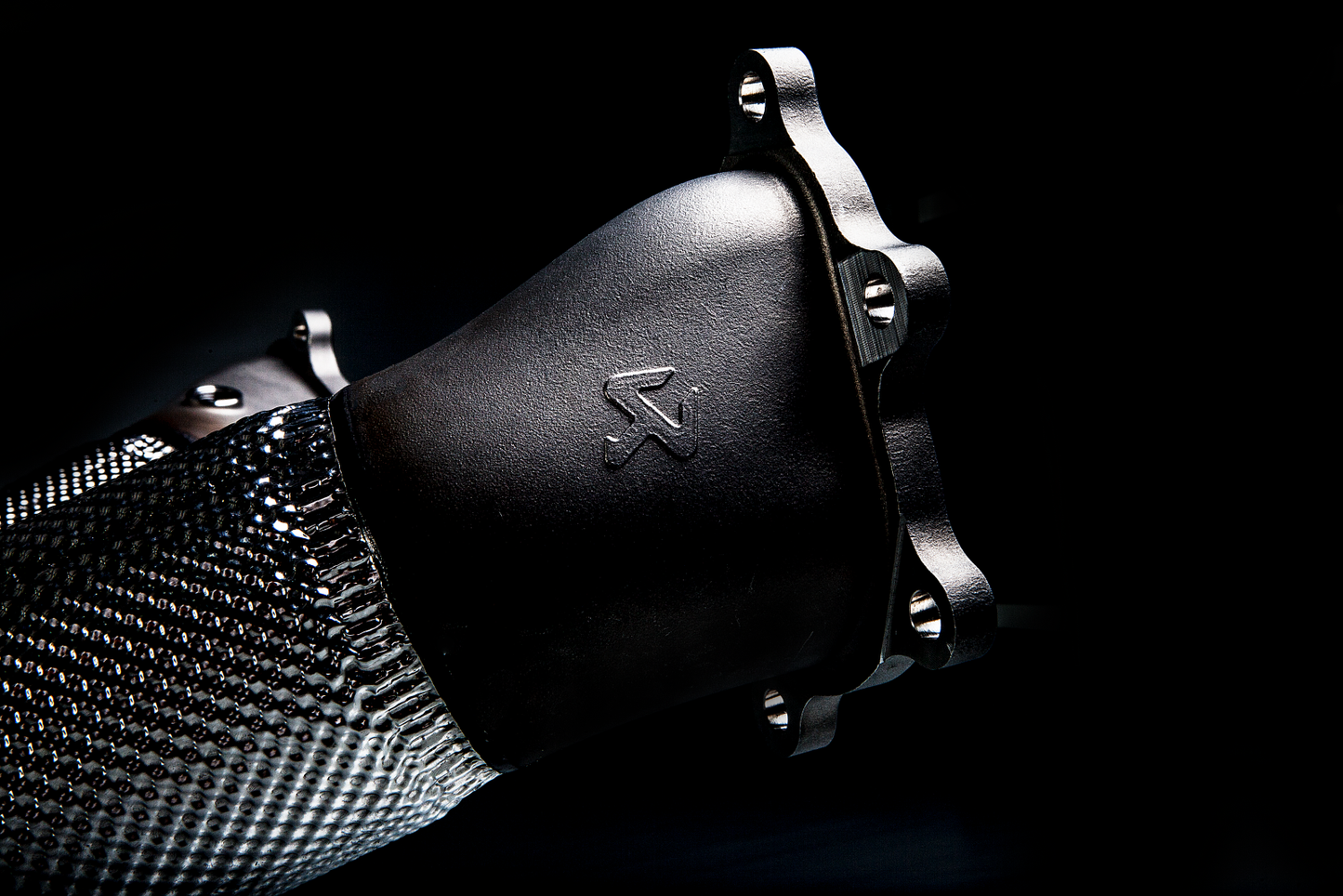 Akrapovic Evolution Line (titanium) Nissan GTR 2023 - Car Part Plug