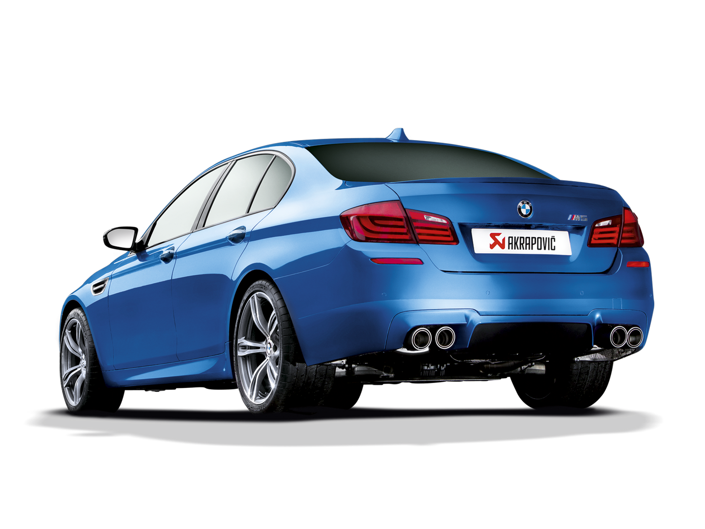 Akrapovic Evolution Line (titanium) BMW M5 F10 Facelift - Car Part Plug
