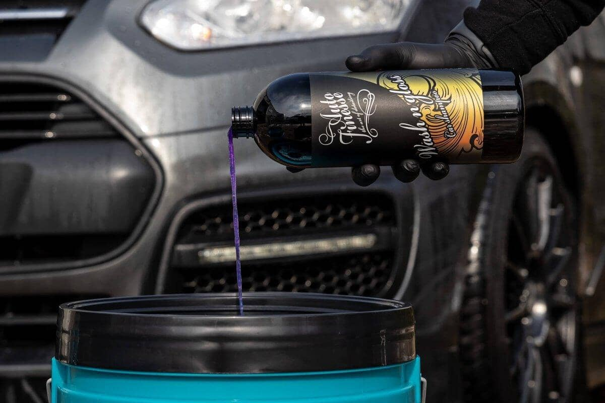 Auto Finesse Wash 'N' Gloss Protective Shampoo