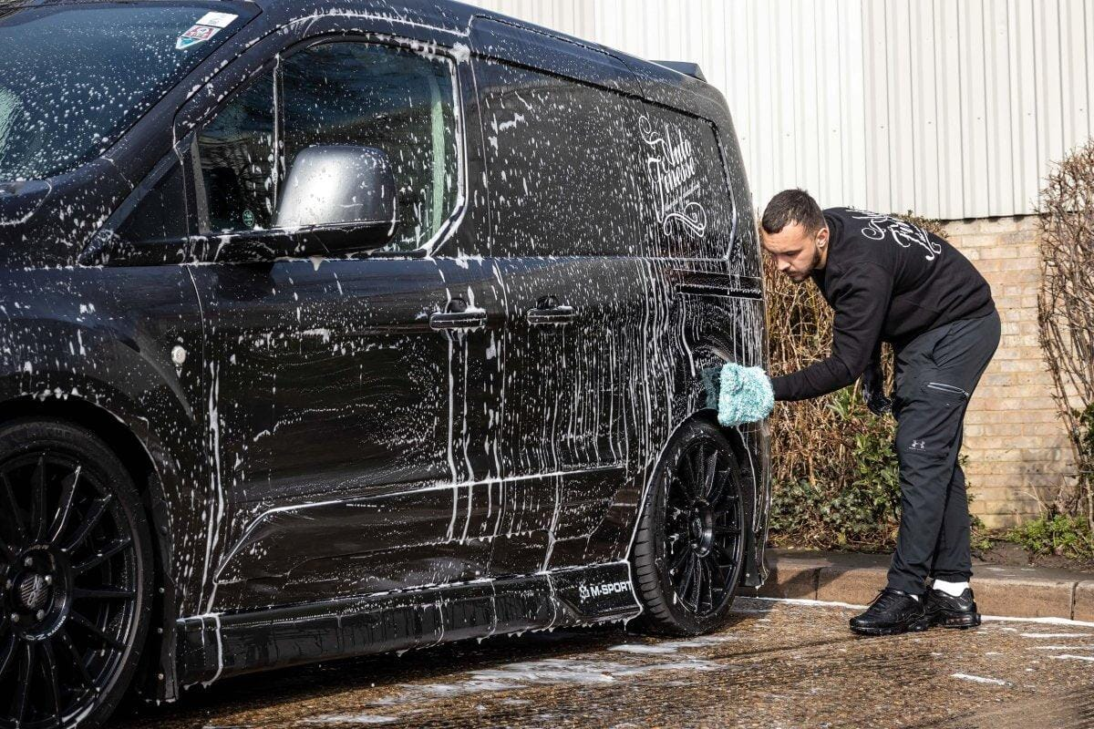 Auto Finesse Wash 'N' Gloss Protective Shampoo