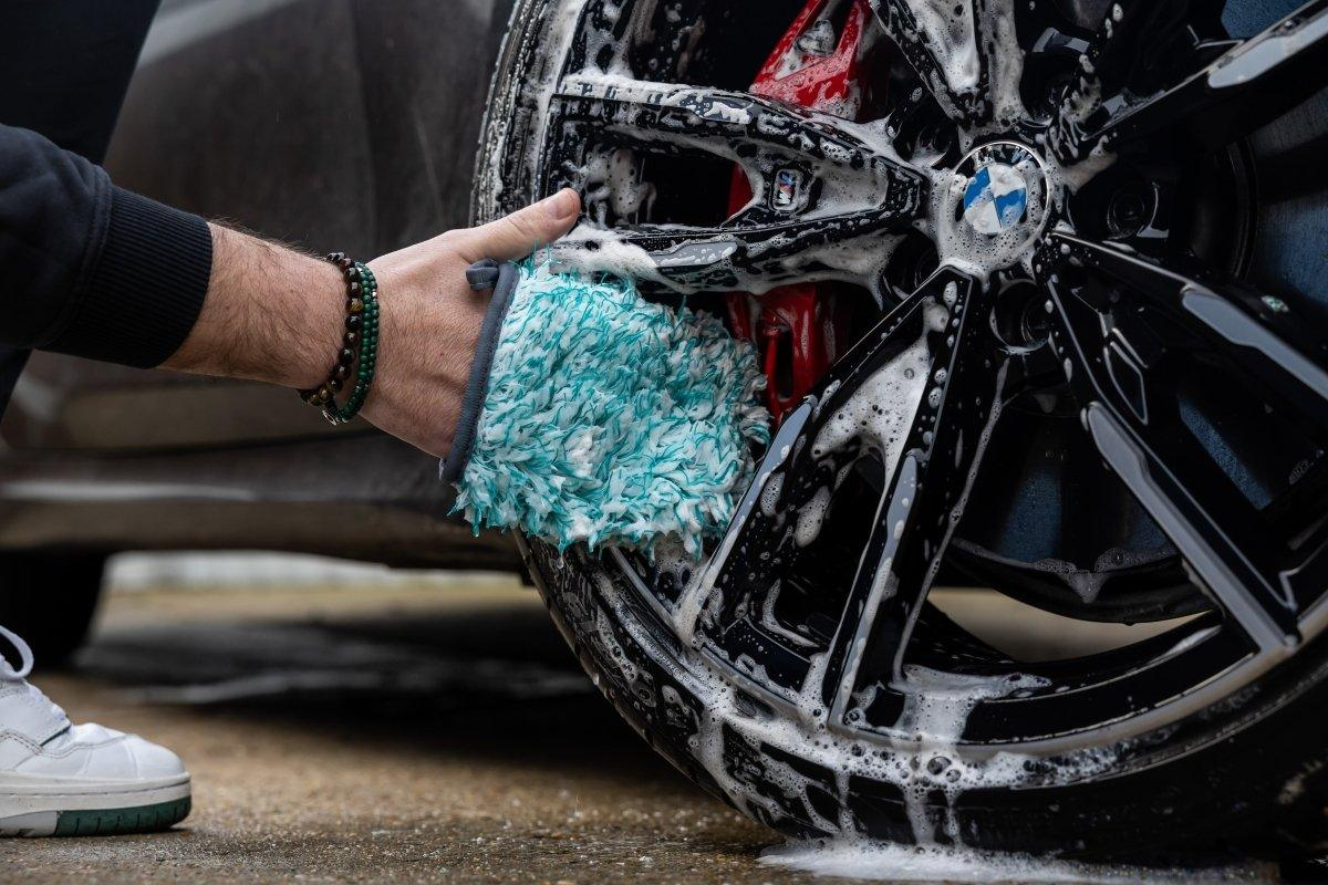 Auto Finesse Ultra Plush Wheel Mitt