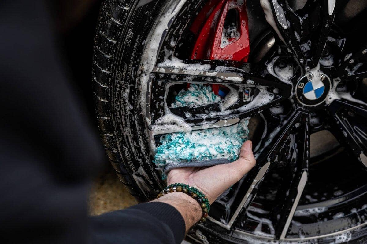 Auto Finesse Ultra Plush Wheel Mitt