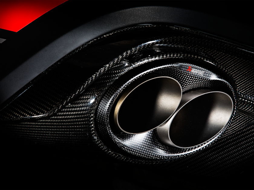 Akrapovic Evolution Line (titanium) Audi RS6 C7 - Car Part Plug